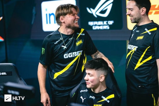 全国网信系统去年依法关闭违法网站10946家 关闭账号107802个.