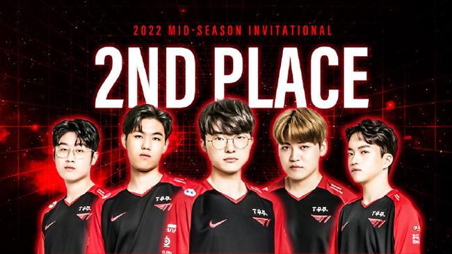 体育上港17岁前锋获评足坛60大新星